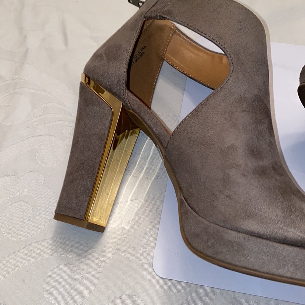 Euc Report Size 10 Gray Suede, Open Toed Shoes Wi… - image 6